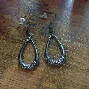 Teardrop earrings